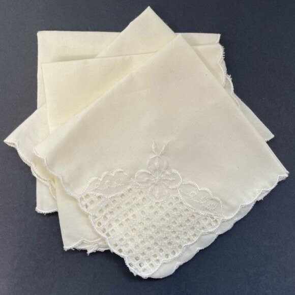 Six Vintage Hand Embroidered Ivory Linen Napkins Bourdon Point Madeira Design - Picture 1 of 4